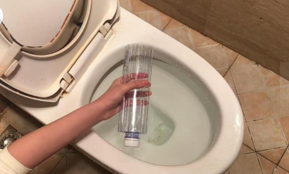 每天都要使用的馬桶堵了怎么辦？怕什么，這幾招幫你輕松解決！